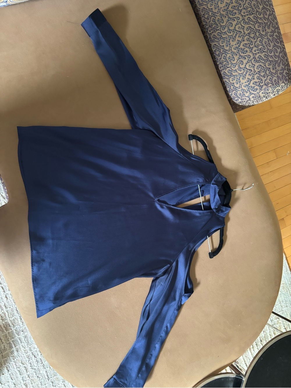 Yumi Kim Navy Cold-Shoulder Keyhole Blouse - Picture 2 of 7